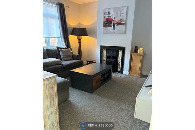 Pirbright Cottages, Fox Corner, Guildford photo 4