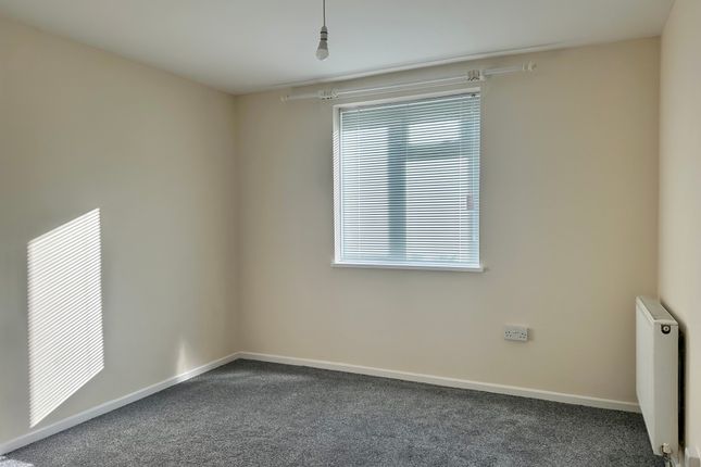 9, Downey Close, Bournemouth photo 5
