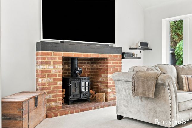 Hunters Moon, 34, Mill Road, Essex photo 4