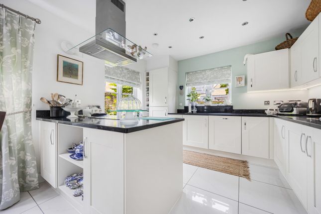 22, Radways Close, Gloucestershire photo 2