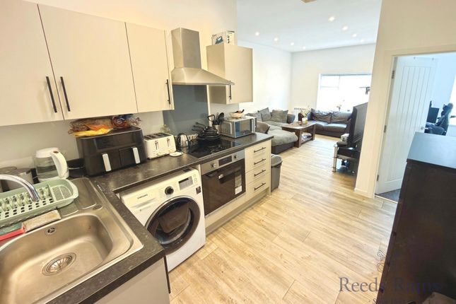 Flat 27A,, Gloucester Grange, Staffordshire photo 2