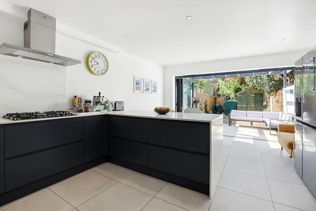 55 St. Stephens Road, Ealing photo 2