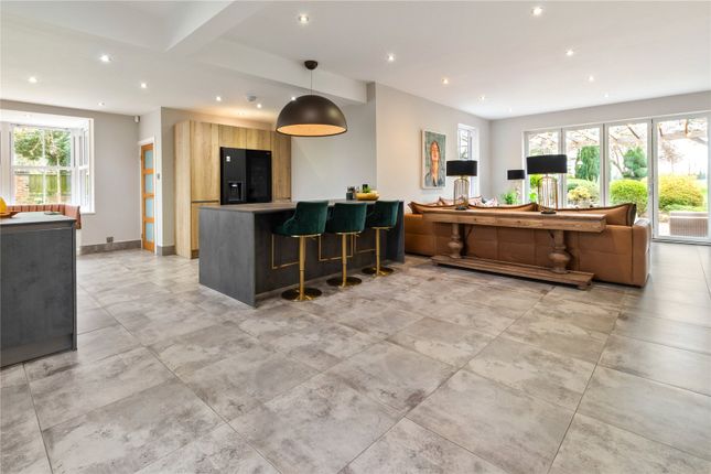 Living/Dining Area