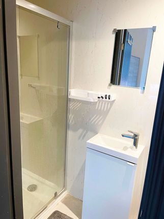 Room 4, 5 Montrose Street, Darlington photo 3