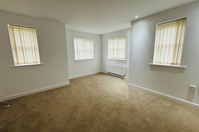 Flat, Larkspur Court, Liverpool photo 3
