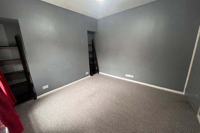 24 Gerald St, Swansea photo 3