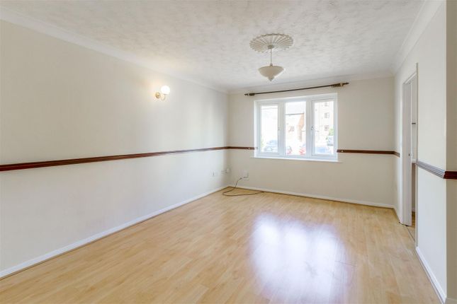 10, Fields View, Wellingborough photo 5