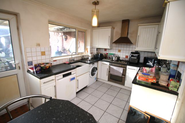 18, Suffolk Close, Bedworth photo 4