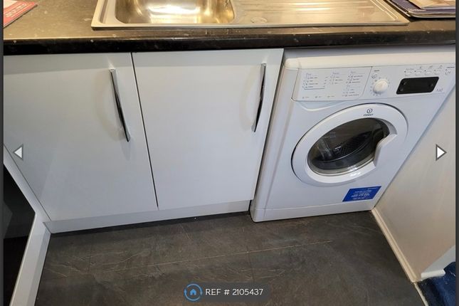 Flat, Osborn Court Corby Crescent, Portsmouth photo 3