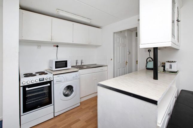 31, Devondale Court, Dawlish Warren photo 3