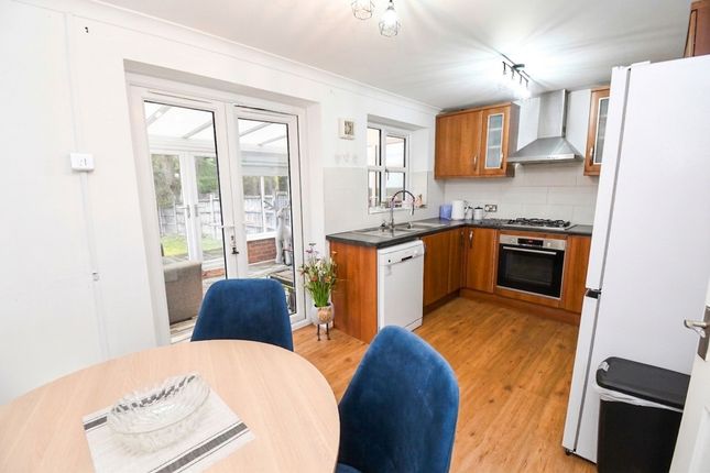 30 Princeton Close, Salford photo 4