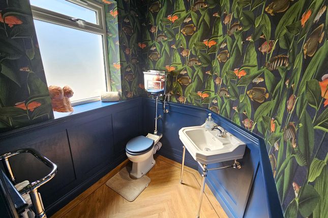 Cloakroom.Jpg