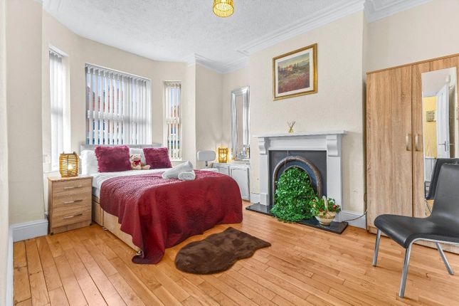 74, Seymour Road South, Greater Manchester photo 5