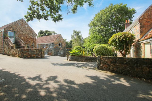 Studio house on Le Camptrehard de Bas  Self Catering Units, Rue des Rocquettes, St Andrew's, £2,550,000