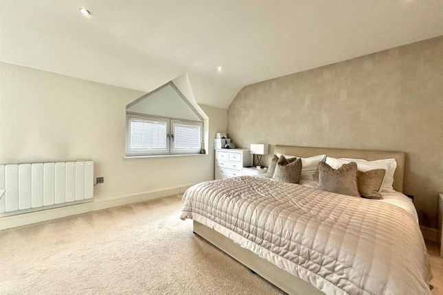 10 Prospect House, The Broadway, Farnham Common photo 4