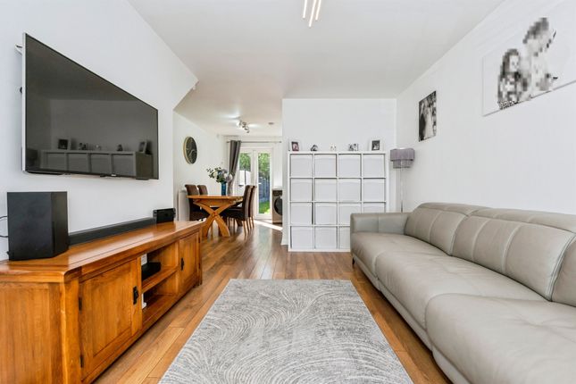19, Gunning Road, Grays photo 2