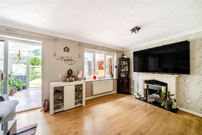 17, Danesfield Close, Walton-On-Thames photo 4