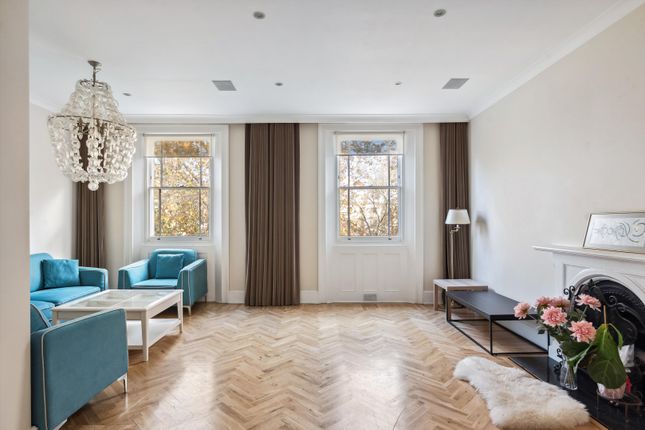 Flat for sale in St Georges Square, London SW1V
