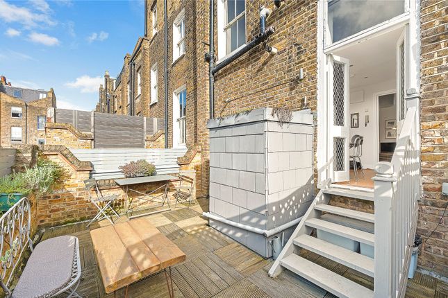 Flat for sale in Chalcot Road, Primrose Hill, London