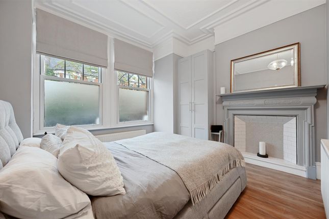 Ground Floor Flat, 44, Grafton Road, London photo 4