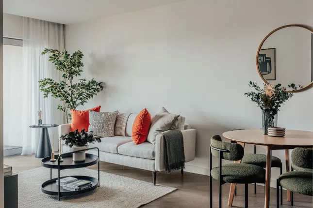 Greenwich Peninsula - Sales