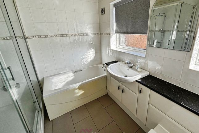 1, Park Lane Close, Doncaster photo 4
