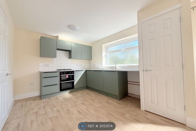 Flat, C Station Road Lower Stondon, Henlow photo 2