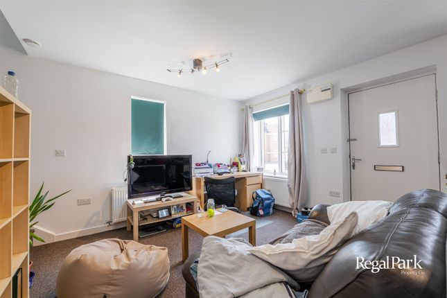 19, Libertas Drive, Peterborough photo 3