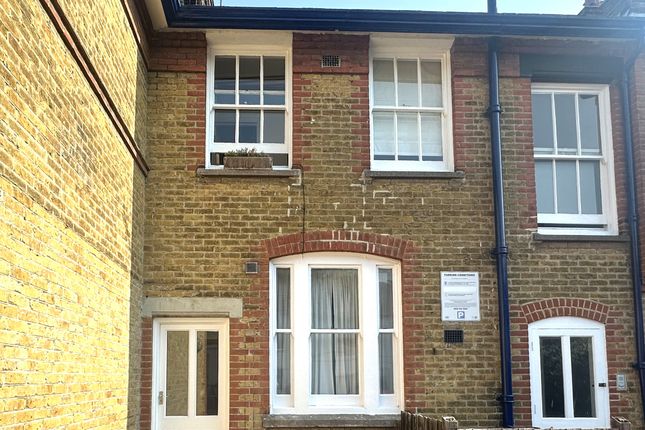 Flat to rent in Bexley Street, Whitstable
