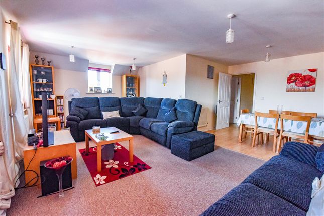 9, Phelps Mill Close, Dursley photo 4