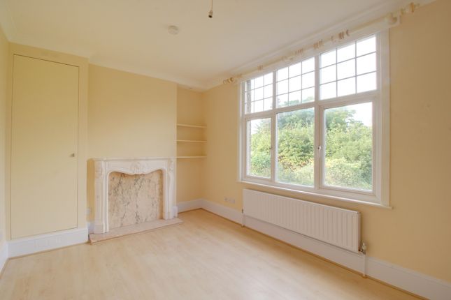 Flat to rent in Croham Road, South Croydon