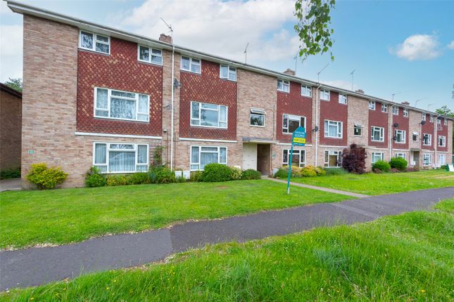 2 bed flat for sale in College Piece, Mortimer, Reading, Berkshire RG7