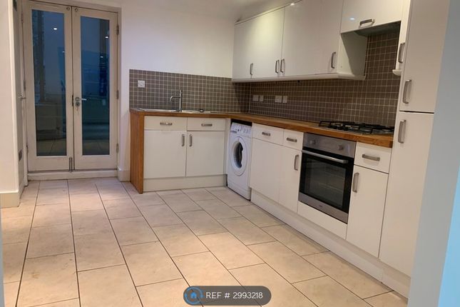 Flat, Reighton Road, London photo 2