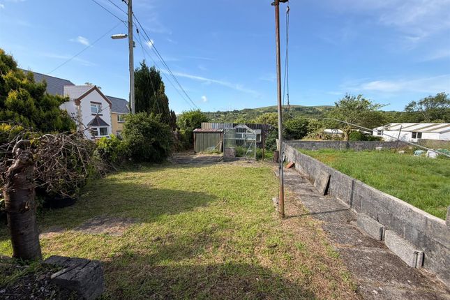 20, Leyshon Road, Ammanford photo 4