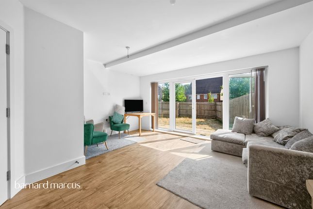 7, Aylsham Road, Tadworth photo 4