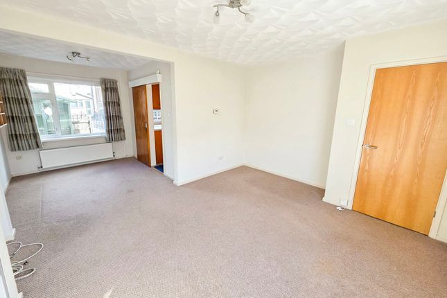 12, St. Athans Court, Caerphilly photo 2