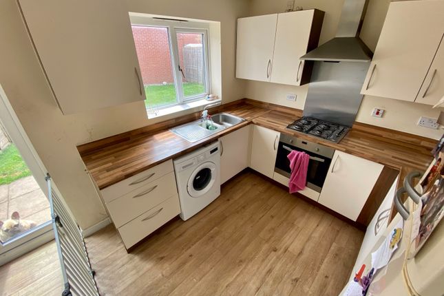 16, Coningsby Drive, Wolverhampton photo 4