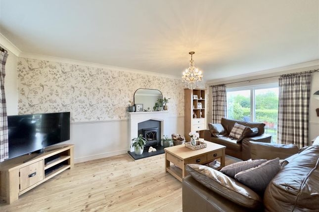 2, Preston Close, Loughborough photo 2