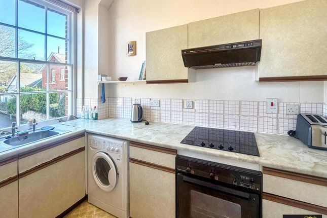 2, Wellington Court, Weymouth photo 2