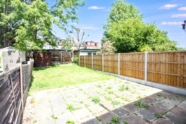 265 Buckhurst Way, Buckhurst Hill photo 4