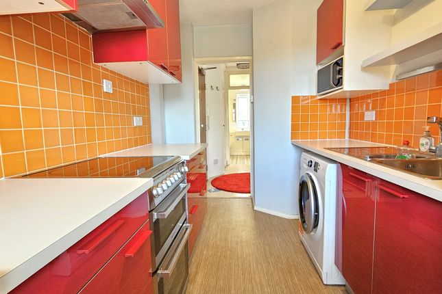 Glazebrook Close, London photo 3