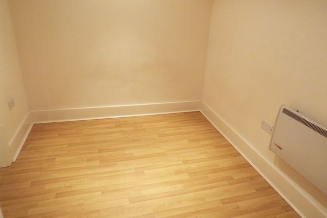 Apt 2, Halifax photo 4