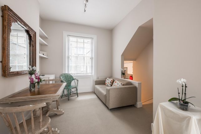 Flat to rent in Charlwood Place, London, UK