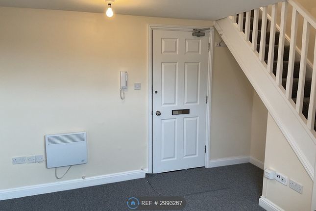 Flat, Acorn Lodge Lye Lane, St Albans photo 2