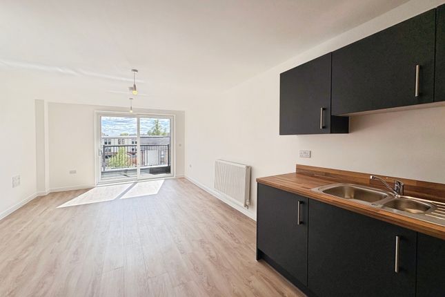 Flat 138 Aviation House,, Meudon Avenue, Sky Plaza photo 2