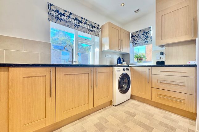 4, Pinewood Road, Matlock photo 3