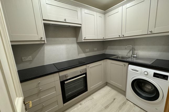 Flat to rent in Crow Road, Glasgow