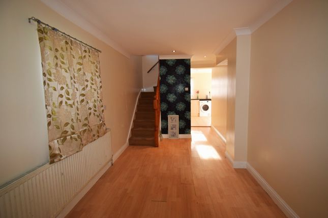 Arundel Drive, South Harrow photo 4