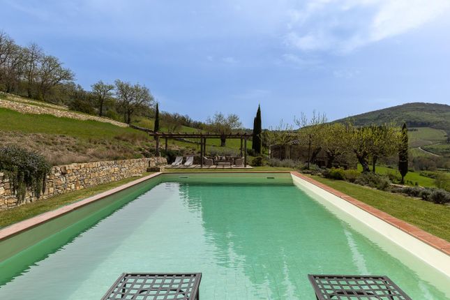 Farmhouse for sale in Radda In Chianti, Siena, Tuscany, Italy