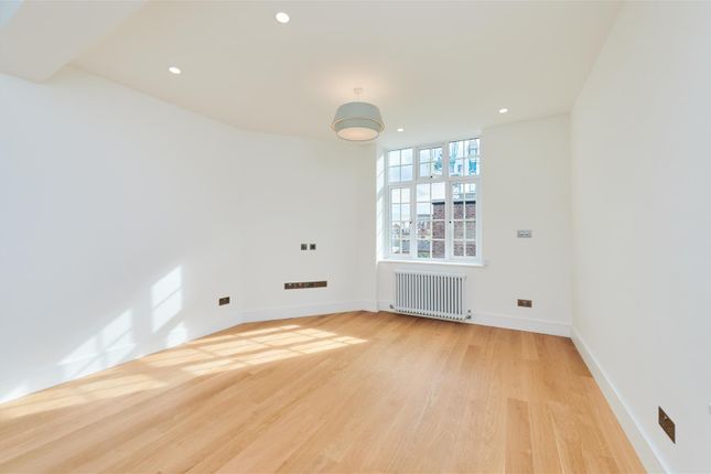 Thumbnail Flat to rent in Britten House, Chelsea